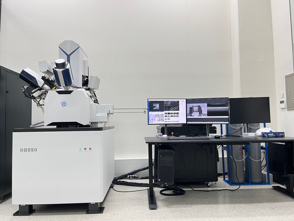 FIB-SEM CIQTEK DB550 installé à l'Institut de recherche scientifique CLARE, en Corée du Sud